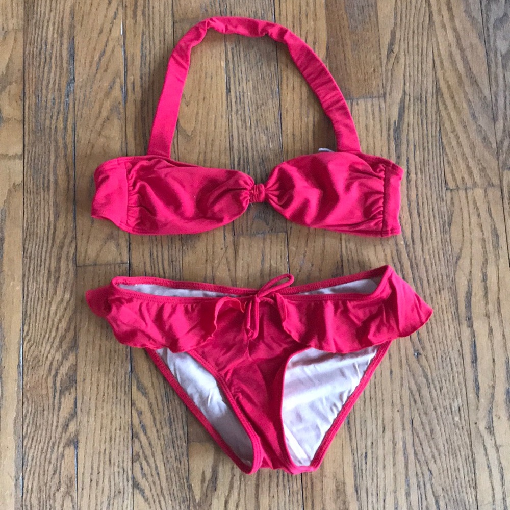 SALE ☀️ Red ruffle bombshell bikini. Size XS
